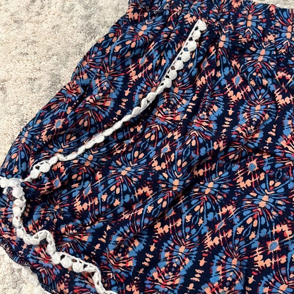 Flowy Shorts   - Picture 3 of 7